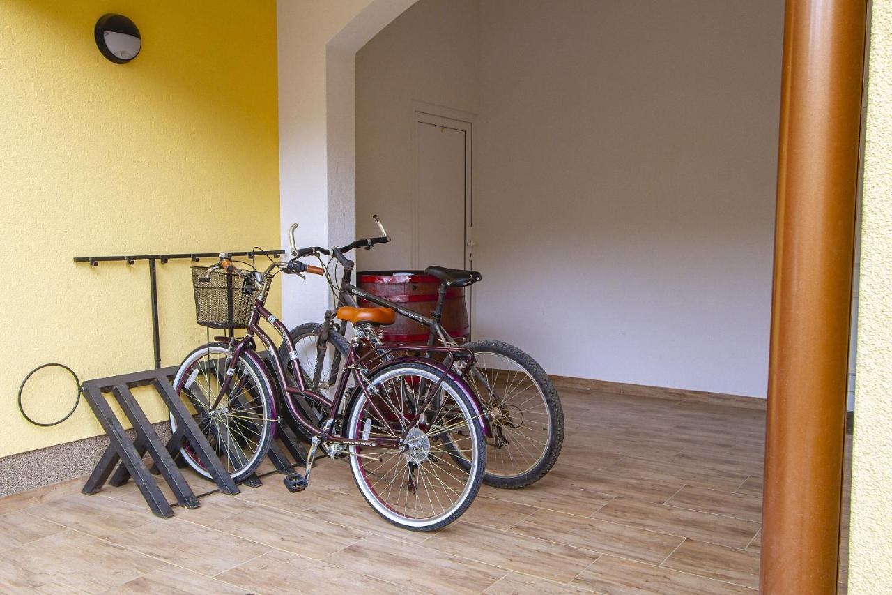 Apartmani Justic Njivice Extérieur photo