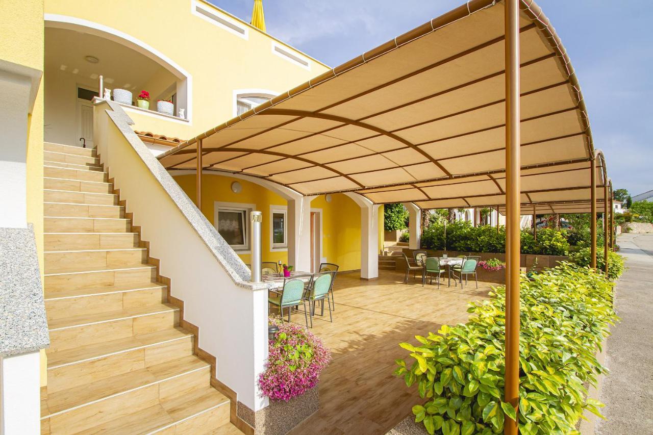 Apartmani Justic Njivice Extérieur photo